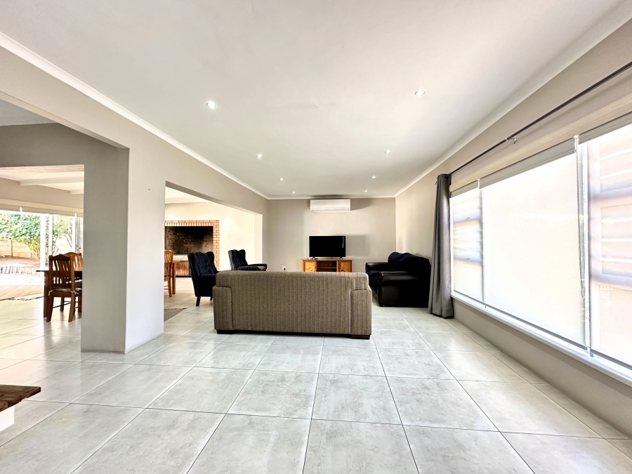4 Bedroom Property for Sale in Panorama Western Cape
